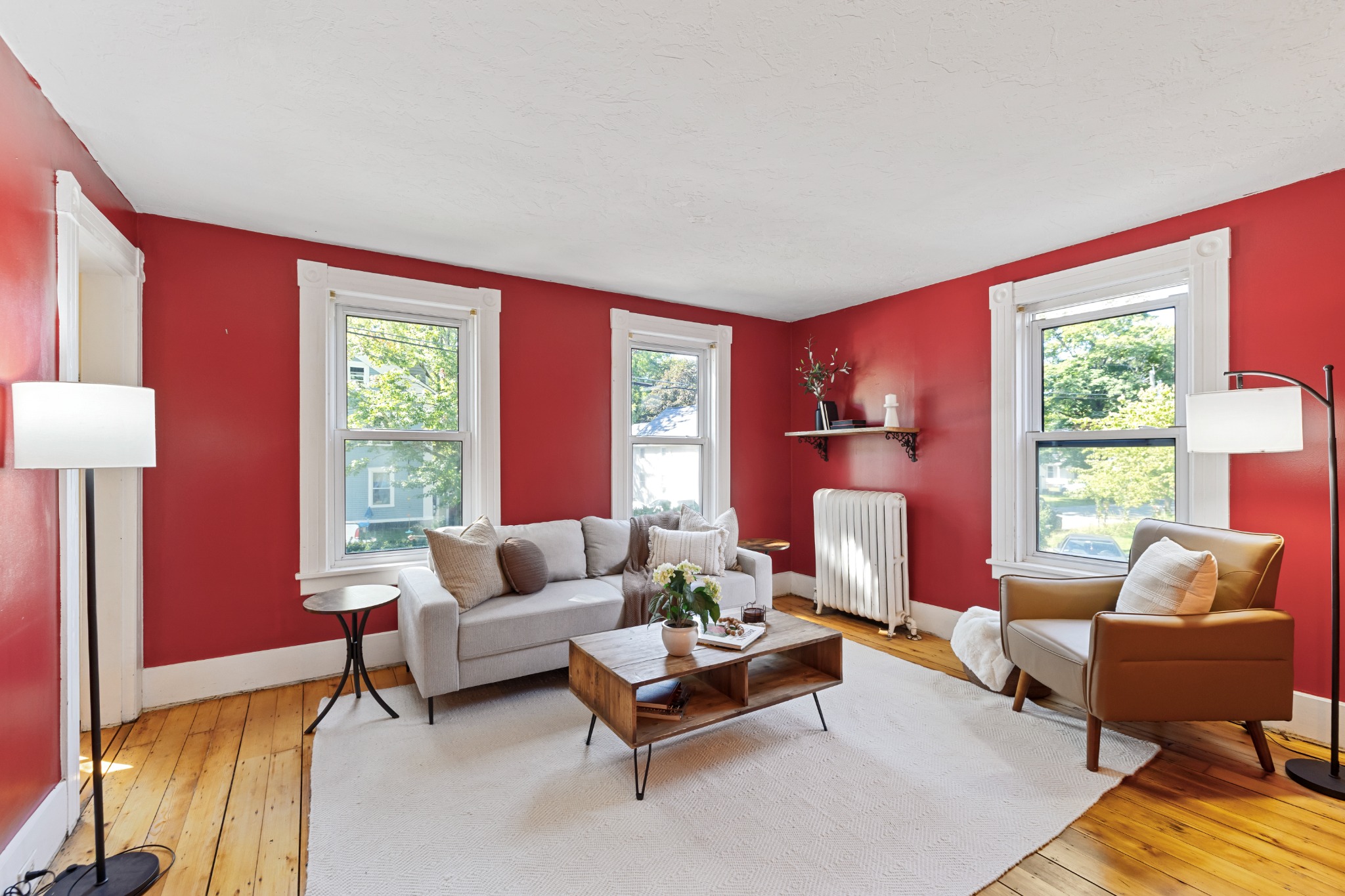 Interior / Living room with red walls