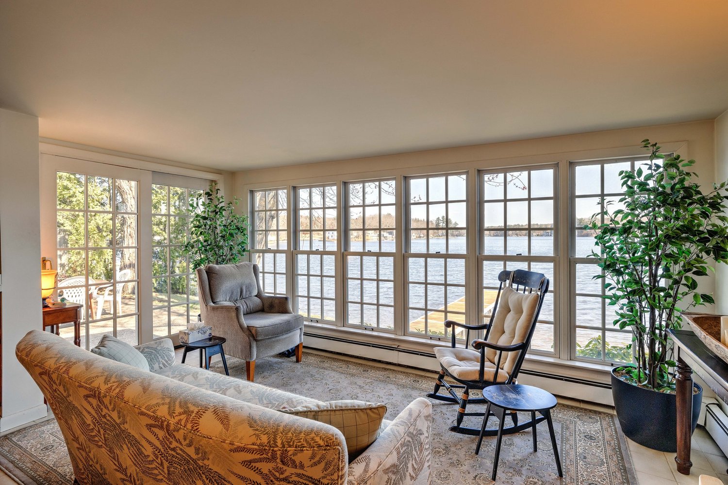 Real estate interior photography of a sunroom