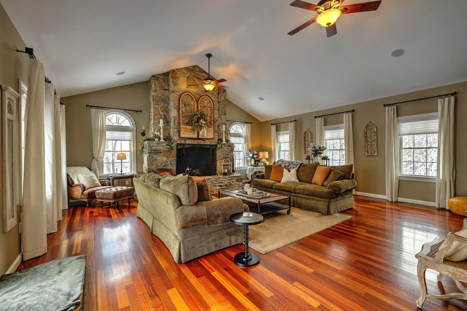 Living space / 59 Lake Road